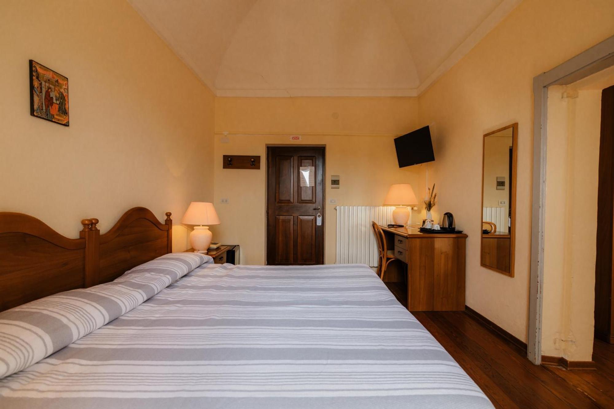 Casa Regina Montis Regalis Hotel Vicoforte Exterior photo